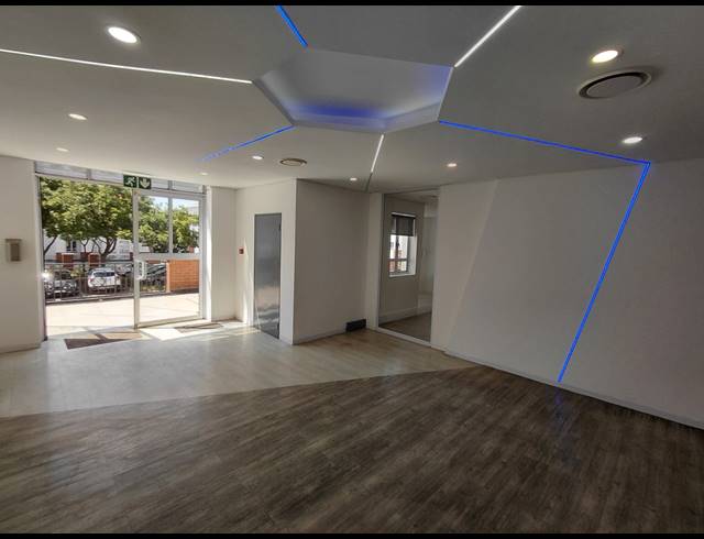 1,101M² OFFICE TO LET IN BRYANSTON